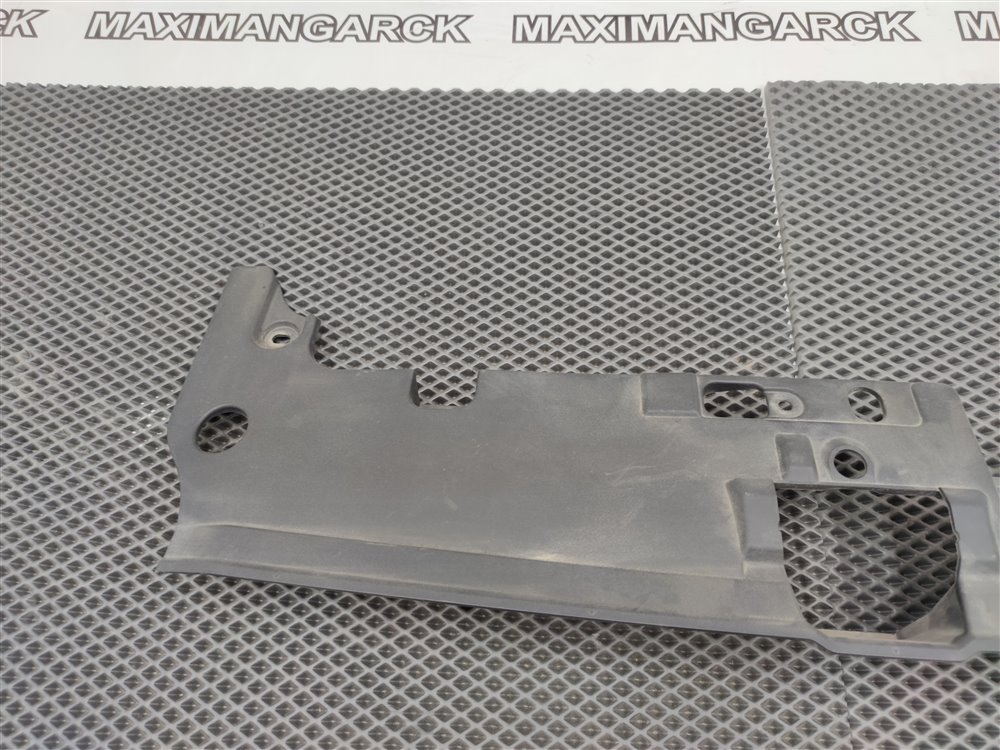 Накладка на радиатор MITSUBISHI Galant Fortis CY4A 4B11