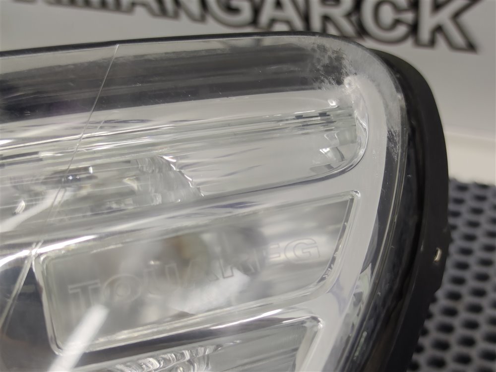 Фара передняя левая TOUAREG 2008 7L BHK