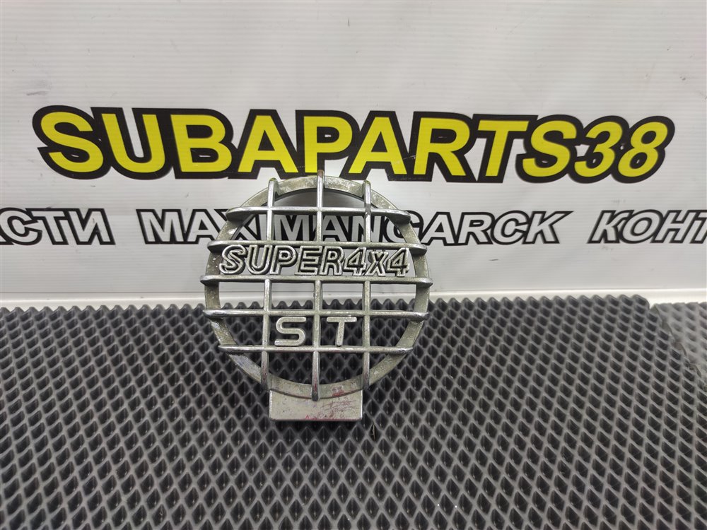 Накладка противотуманной фары MITSUBISHI PAJERO 1999 V44 4D56 контрактная