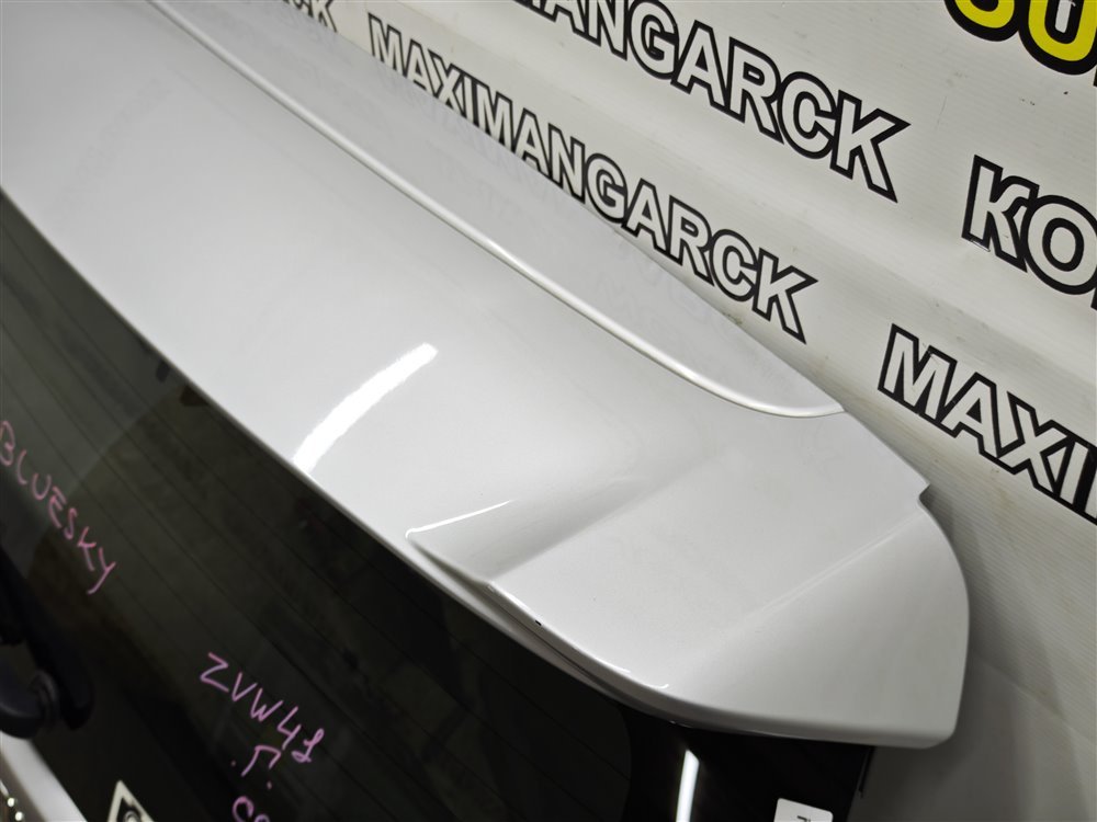 Дверь пятая TOYOTA Prius Alpha ZVW41 2ZRFXE