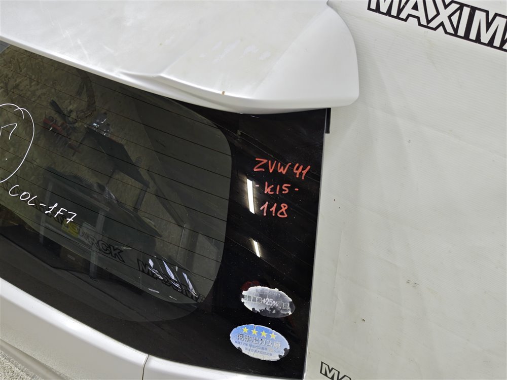 Дверь пятая Prius Alpha 2013 ZVW41 2ZRFXE