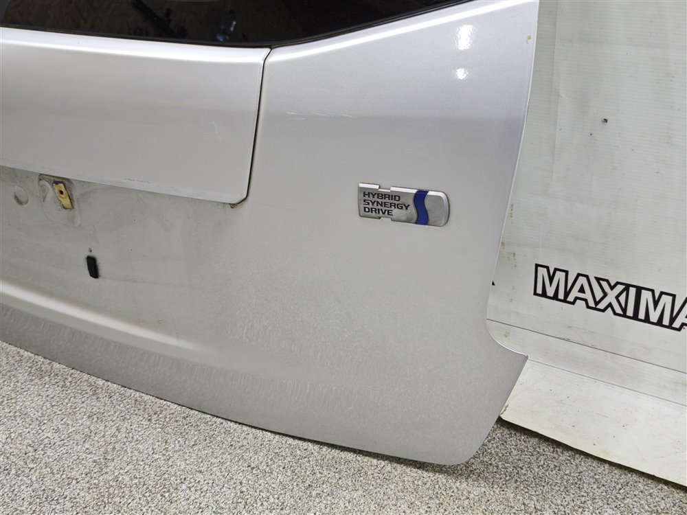 Дверь пятая Prius Alpha 2013 ZVW41 2ZRFXE