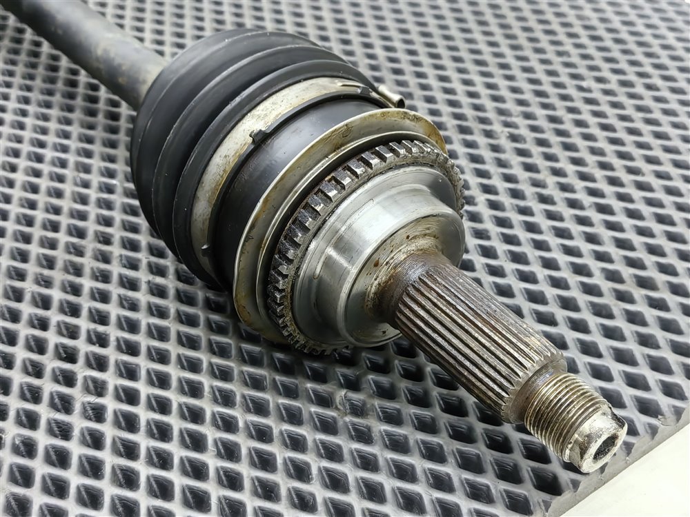 Привод передний правый FORESTER 2004 SG5 EJ205 Привод передний правый FORESTER 2004 SG5 EJ205