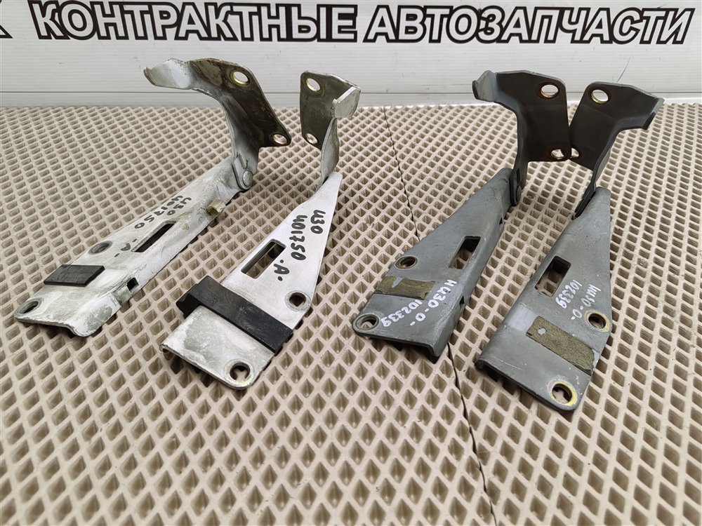 Петля капота Presage 2000 HU30 VQ30DE
