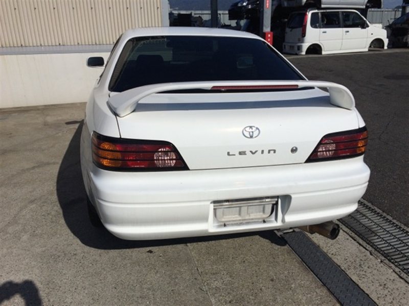 Бампер Toyota Levin AE111 2000 задний (б/у)