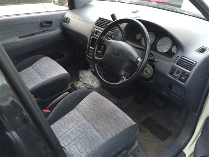 Аирбаг пассажирский Toyota Ipsum SXM15 1999 (б/у)