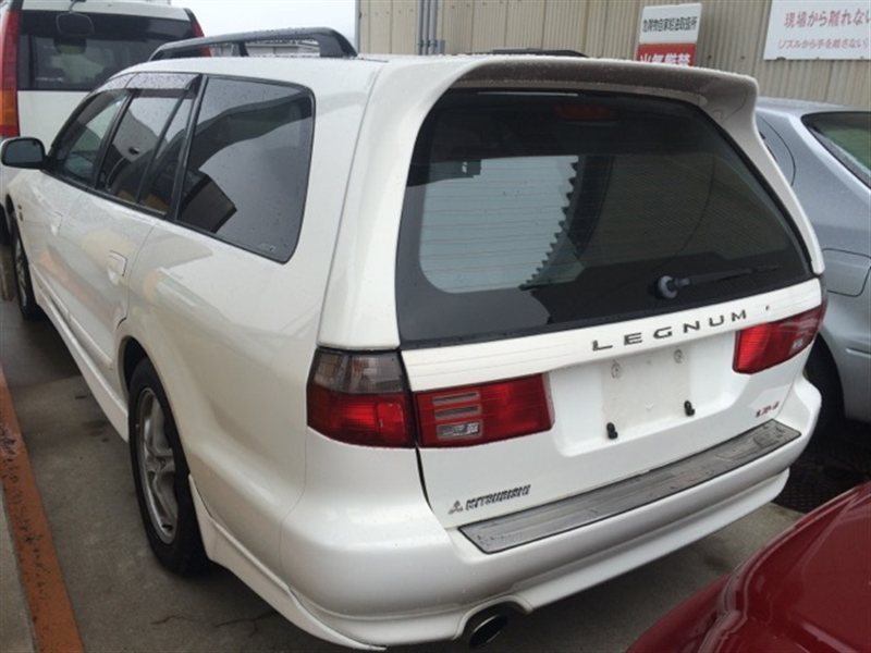 Фонарь задний Mitsubishi Legnum EC5W 1997 левый (б/у)