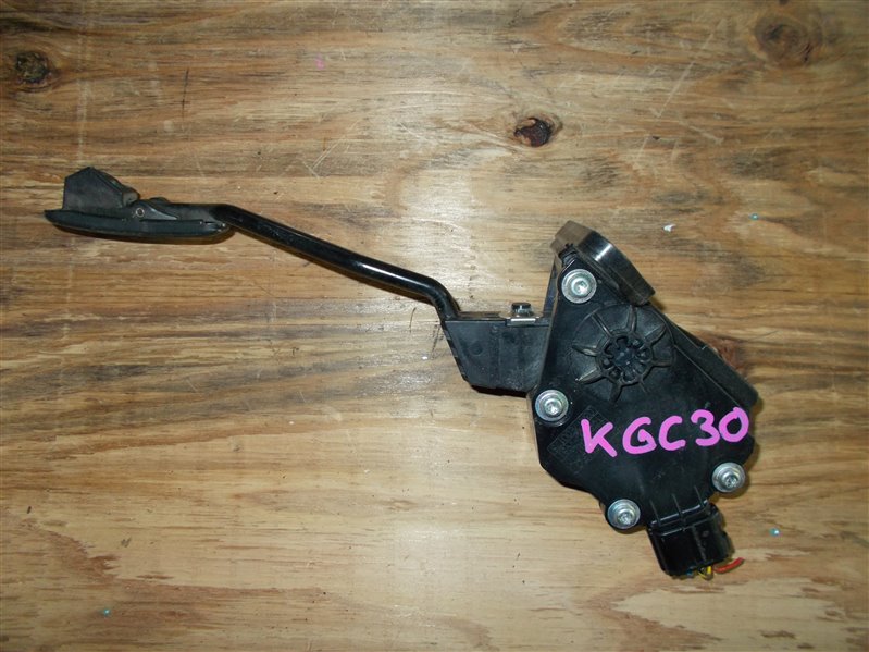 Педаль газа Toyota Passo KGC30 1KR (б/у)