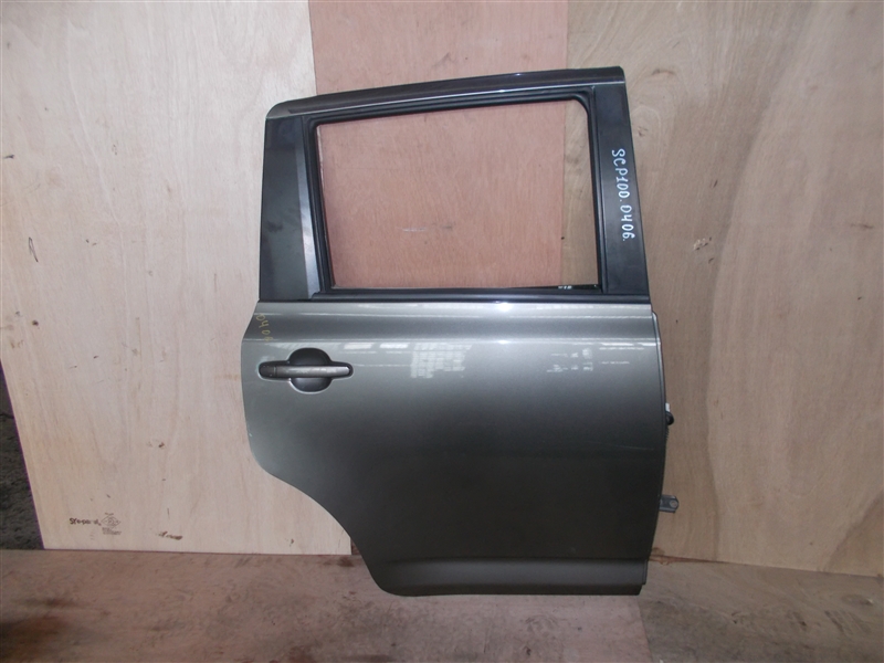 Дверь Toyota Ractis SCP100 2SZ-FE 2009 задняя правая (б/у)
