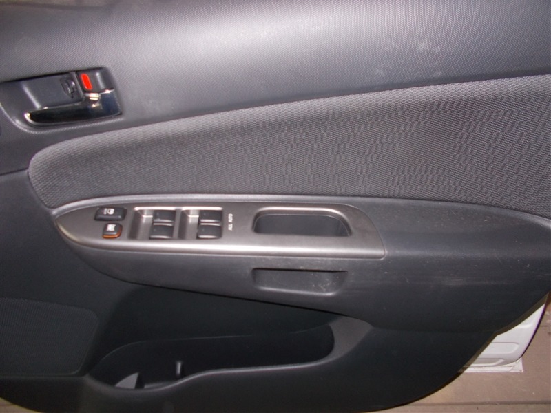 Блок управления стеклами Toyota Wish ZNE14 1ZZ-FE 2003 передний правый (б/у)