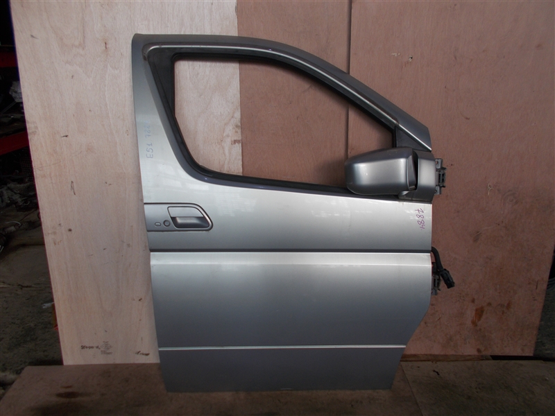 Дверь Nissan Elgrand E51 VQ35(DE) 2002 передняя правая (б/у)