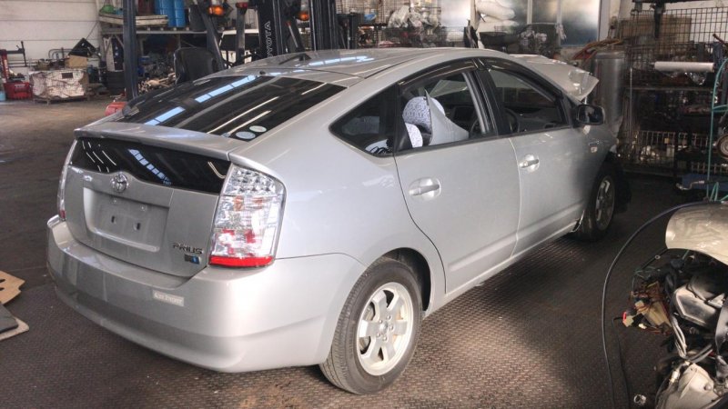 Автомобиль TOYOTA PRIUS NHW20 1NZ-FXE 2010 года в разбор