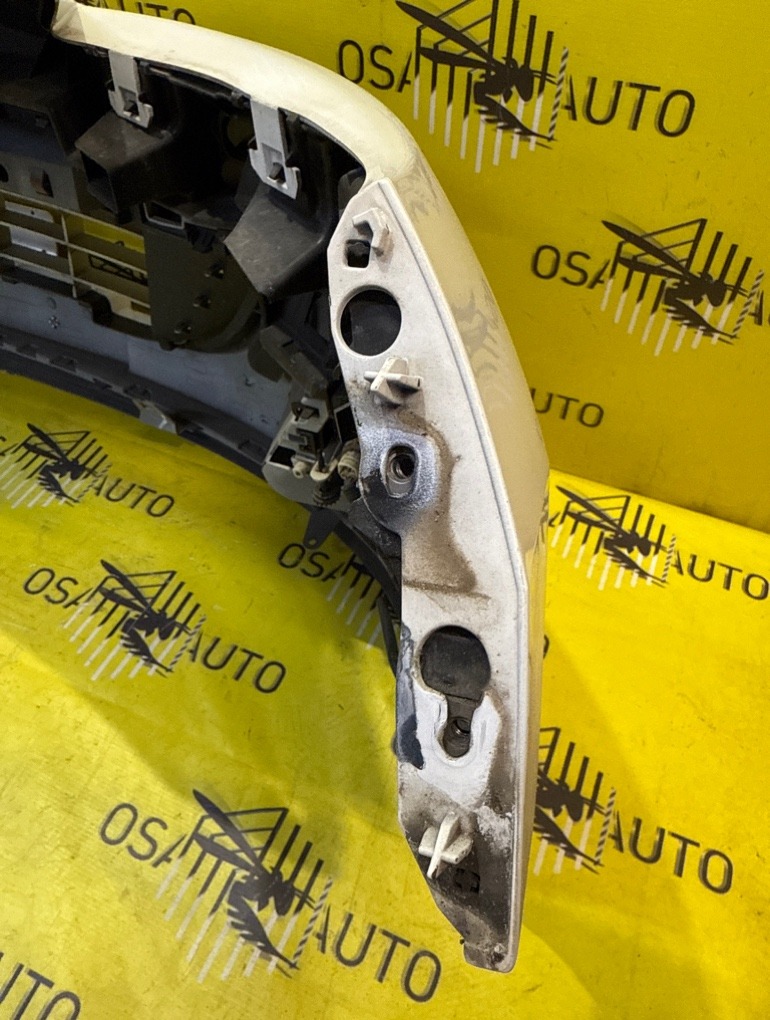 Бампер передний 207 2010