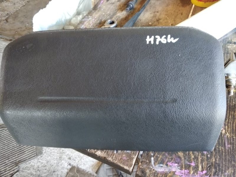 Airbag пассажирский Mitsubishi Pajero Io H76W 4G93 2000 (б/у)