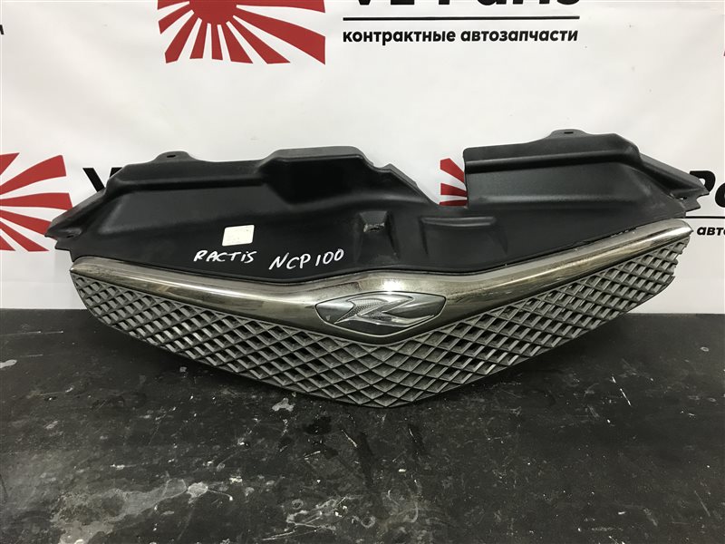 Рамка радиатора Toyota Ractis NCP100 1NRFE 2011 (б/у)