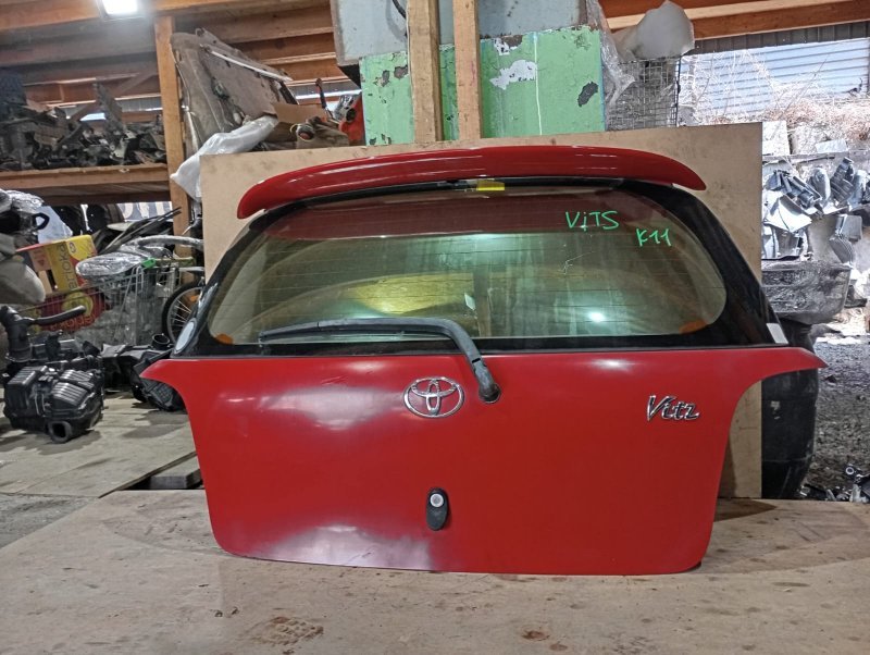 Дверь задняя Toyota Vitz SCP10 1SZFE 2000 задняя (б/у)
