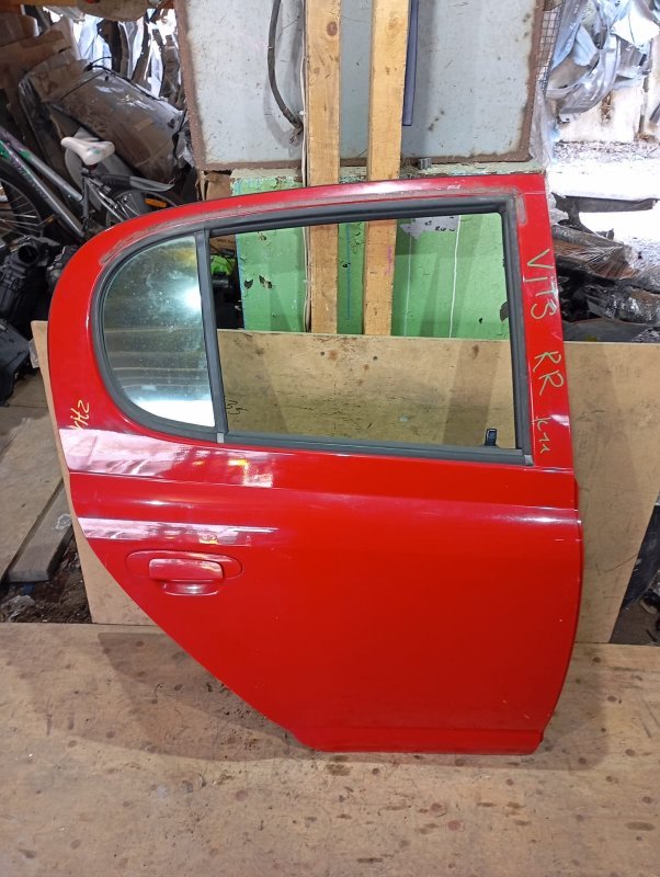 Дверь Toyota Vitz SCP10 1SZFE 2000 задняя правая (б/у)