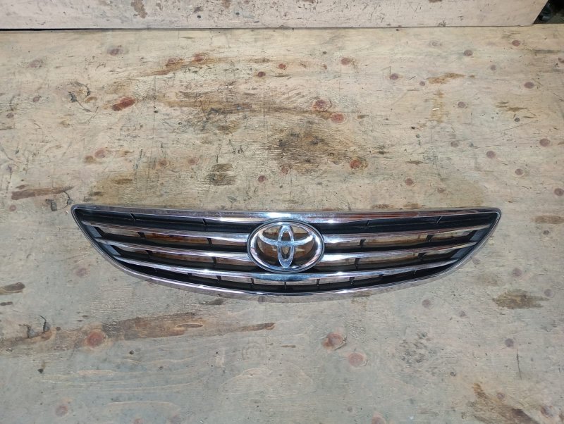 Решетка радиатора Toyota Camry ACV30 2AZ-FE 2005 (б/у)