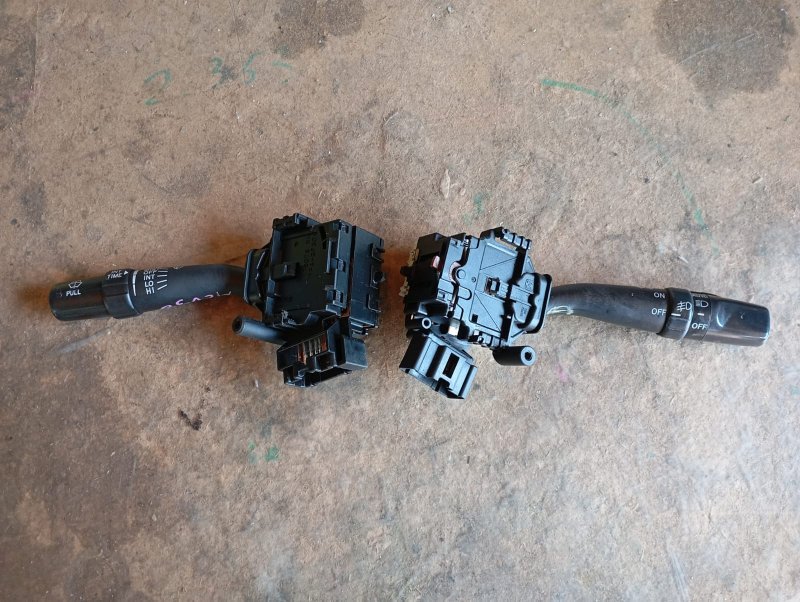 Блок подрулевых переключателей Toyota Camry ACV30 2AZ-FE 2005 (б/у)