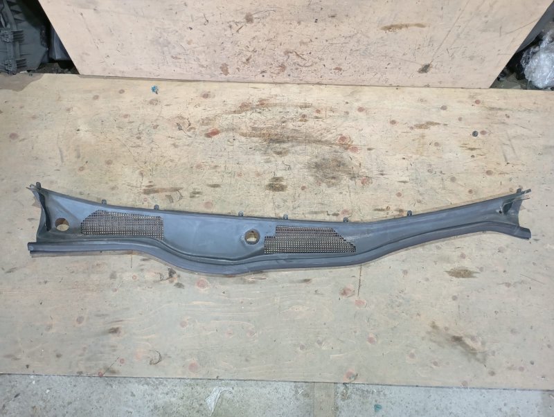 Решетка под лобовое стекло Toyota Mark Ii JZX110 1JZ-FSE 2002 (б/у)