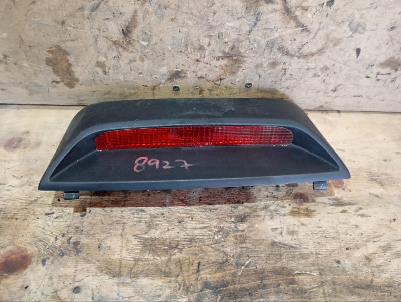 Повторитель стопа Toyota Mark Ii JZX110 1JZ-FSE 2002 задний (б/у)