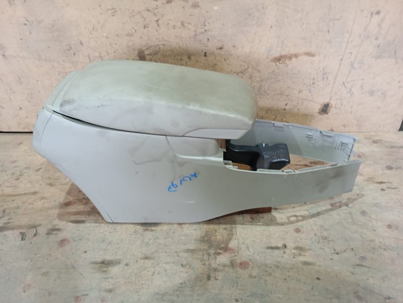 Консоль между сидений Toyota Camry ACV40 2AZ-FE 2008 (б/у)
