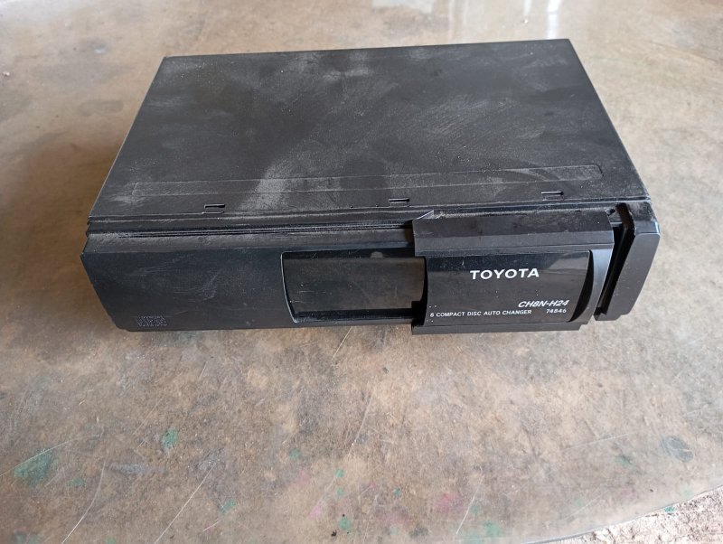 Cd-чейнджер Toyota Alphard ANH15 2AZ-FE 2005 (б/у)