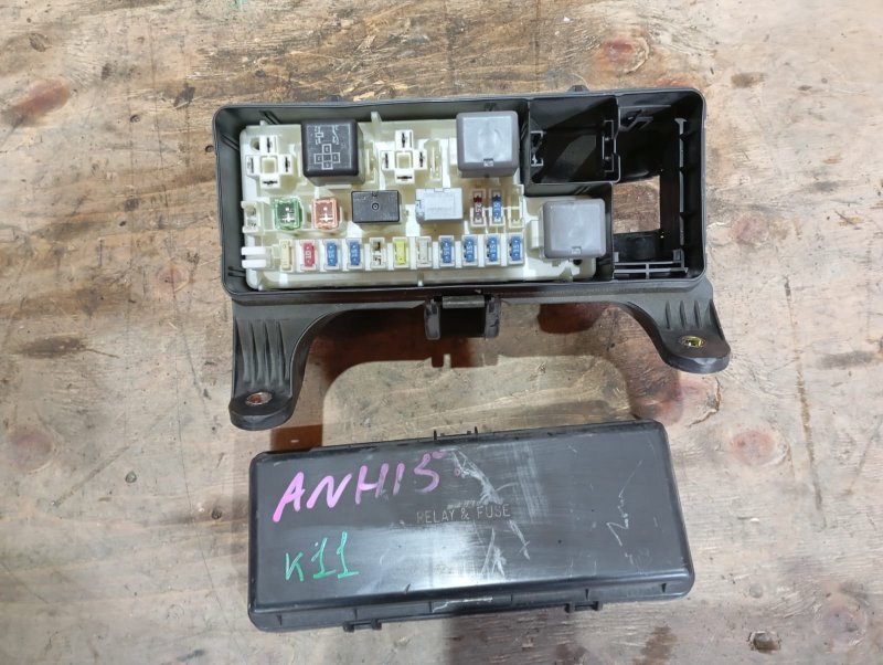 Блок предохранителей Toyota Alphard ANH15 2AZ-FE 2005 (б/у)