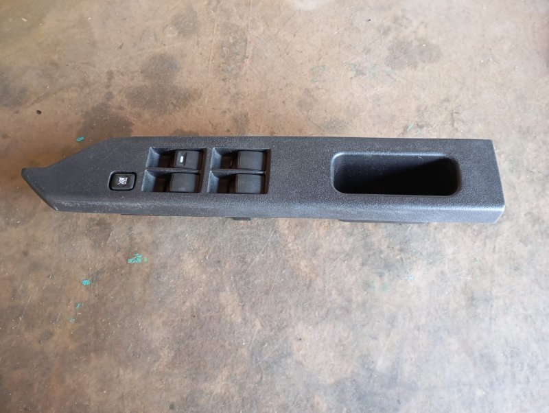 Блок управления стеклоподъемниками Mitsubishi Delica D5 CV5W 4B12 2010 (б/у)