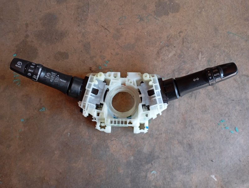 Блок подрулевых переключателей Mitsubishi Delica D5 CV5W 4B12 2010 (б/у)