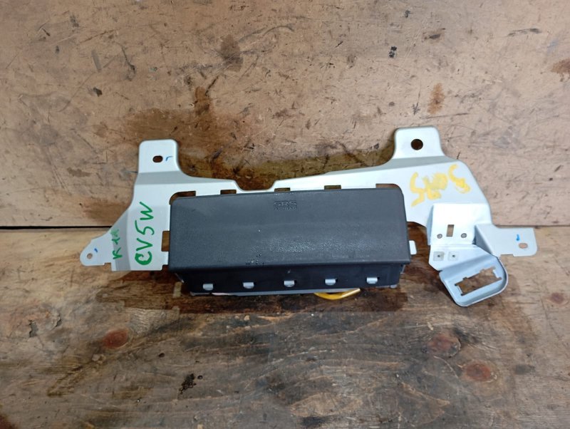 Airbag коленный Mitsubishi Delica D5 CV5W 4B12 2010 (б/у)