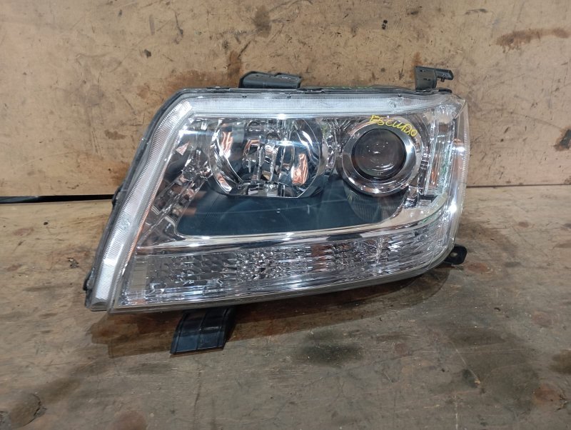 Фара Suzuki Escudo TD54W J20A 2006 передняя левая (б/у)