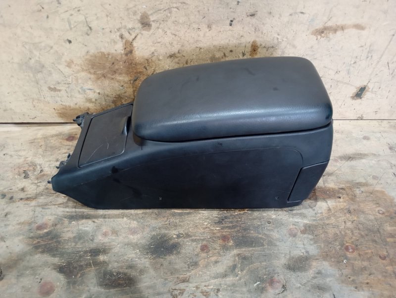 Консоль между сидений Toyota Mark Ii JZX110 1JZ-FSE 2002 (б/у)