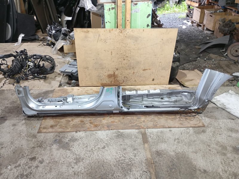 Порог Toyota Alphard GGH25 2GR-FE 2011 левый (б/у)