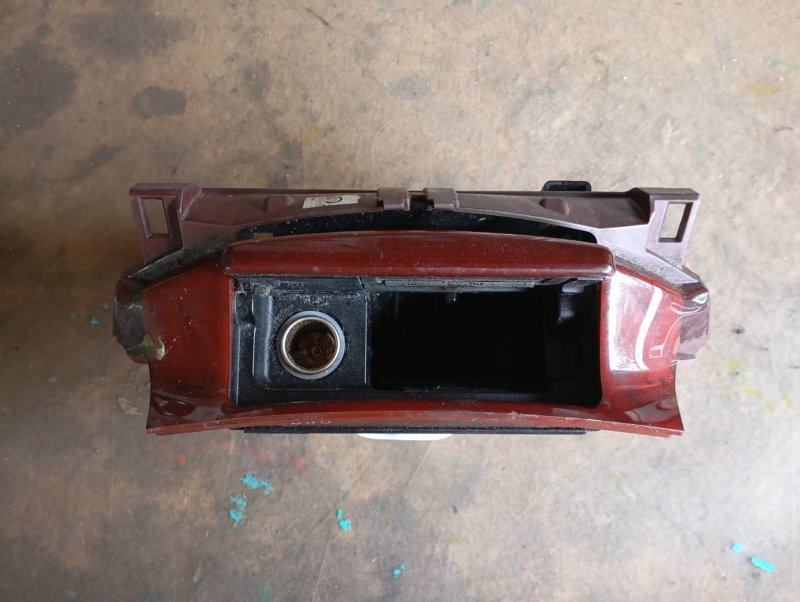 Пепельница LEXUS LS600H UVF45 2UR-FSE 2009 (б/у)