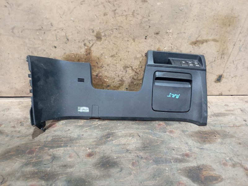 Консоль под рулевой колонкой HONDA ELYSION RR5 J35A 2009 (б/у)