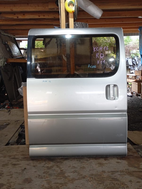 Дверь TOYOTA GRANVIA KCH16 1KZ-TE 1999 задняя правая (б/у)