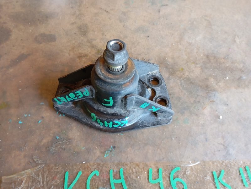 Подушка редуктора TOYOTA REGIUS KCH46 1KZ-TE 2000 передняя (б/у)