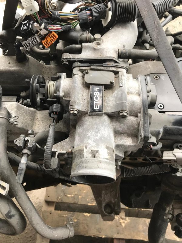 Дроссельная заслонка TOYOTA PROGRES JCG11 2JZ-GE 2000 (б/у)