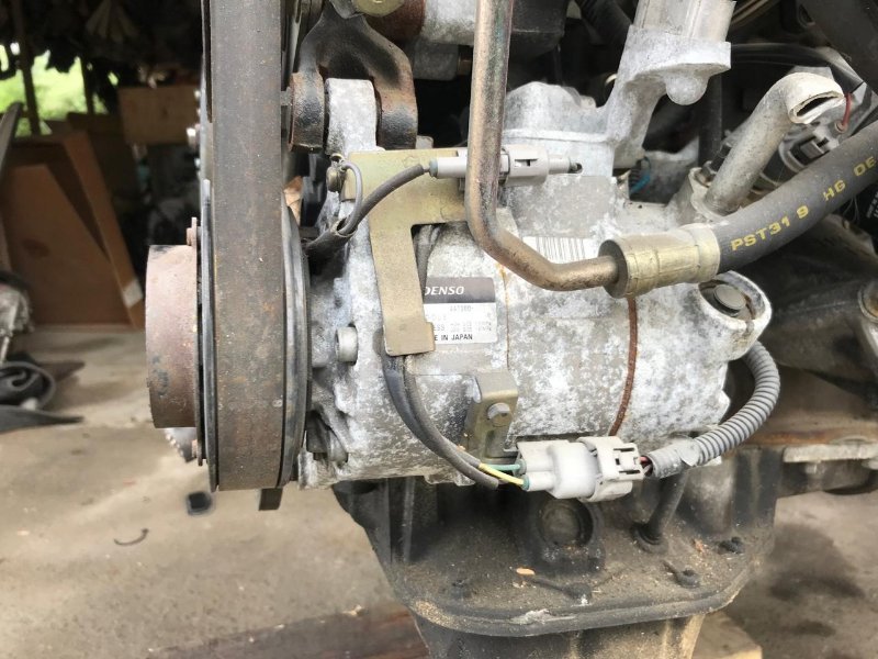Компрессор кондиционера TOYOTA PROGRES JCG11 2JZ-GE 2000 (б/у)