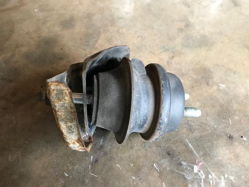 Подушка двигателя TOYOTA PROGRES JCG11 2JZ-GE 2000 передняя правая (б/у)
