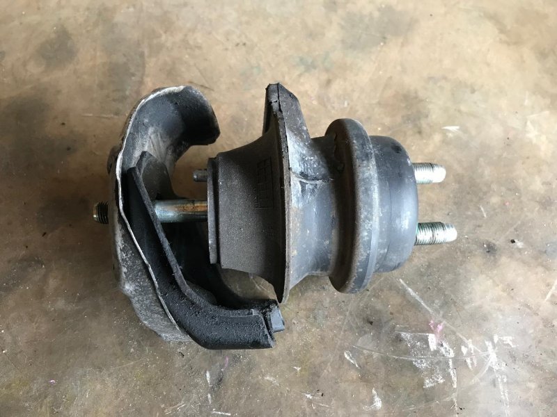 Подушка двигателя TOYOTA PROGRES JCG11 2JZ-GE 2000 передняя левая (б/у)