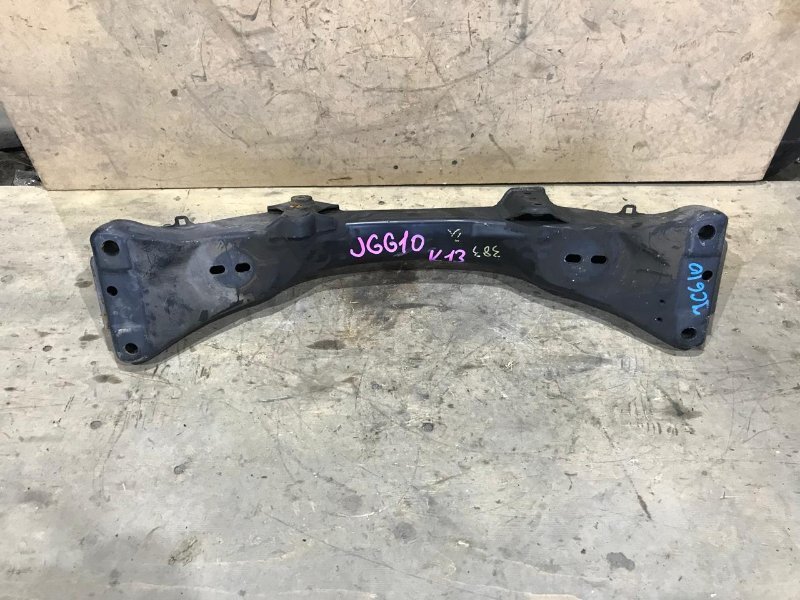 Балка под двс TOYOTA PROGRES JCG11 2JZ-GE 2000 (б/у)