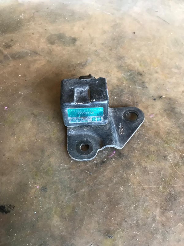 Датчик airbag TOYOTA PROGRES JCG11 2JZ-GE 2000 (б/у)