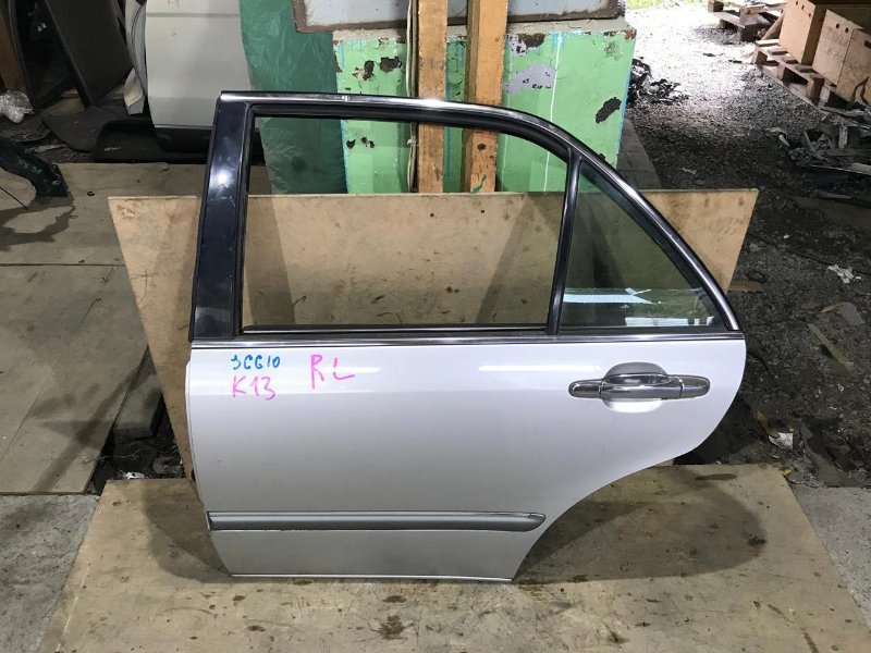 Дверь TOYOTA PROGRES JCG11 2JZ-GE 2000 задняя левая (б/у)