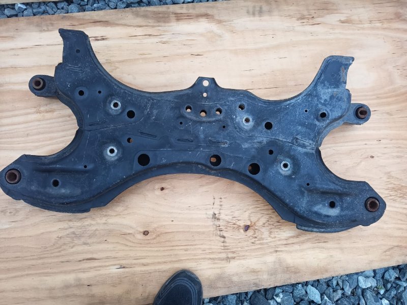 Балка подвески TOYOTA WISH ZNE10 1ZZ-FE 2005 передняя (б/у)