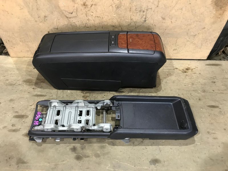 Консоль между сидений TOYOTA HARRIER GSU35 2GR-FE 2008 (б/у)