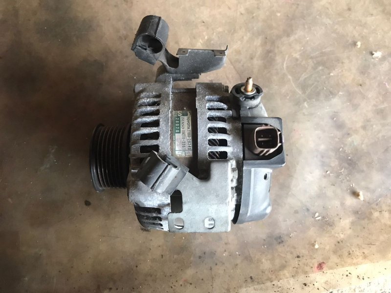 Генератор TOYOTA ALPHARD ANH15 2AZ-FE 2005 (б/у)