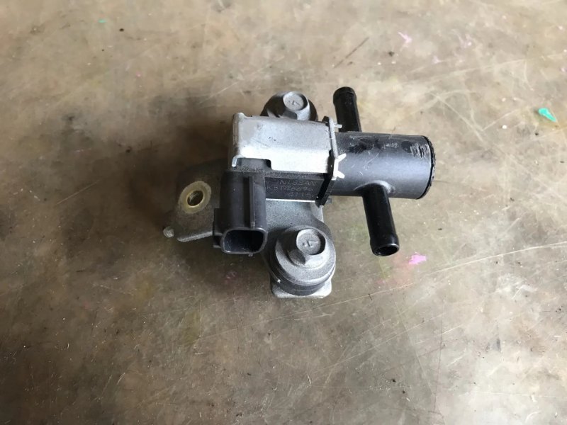 Вакуумный клапан NISSAN TEANA PJ32 VQ35DE 2010 (б/у)