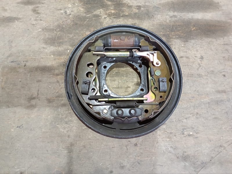 Механизм стояночного тормоза SUZUKI ESCUDO TL52W J20A 2000 задний правый (б/у)